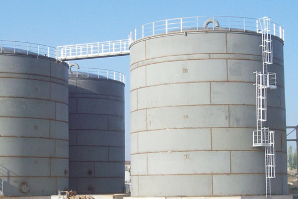 Large-sized storage tanks